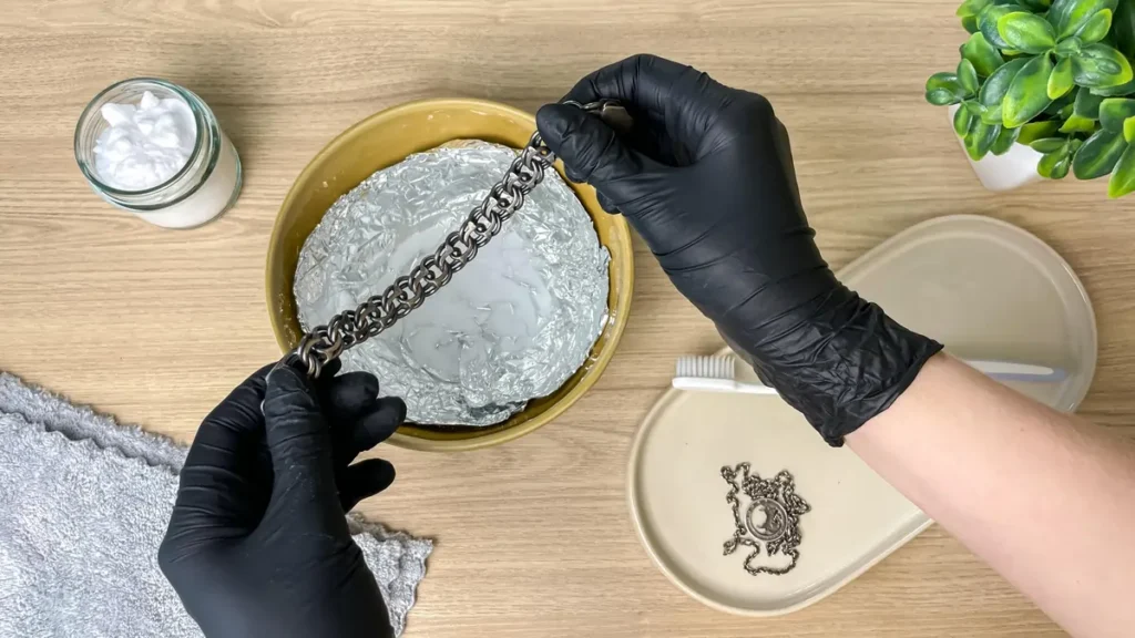 Silver Jewelry Cleaning Tips Using Salt and White Vinegar